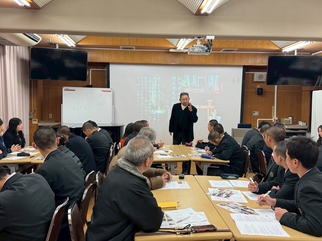 飛彰塾の学びに女子生徒が